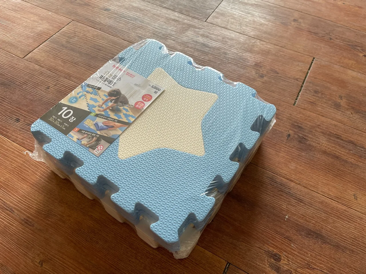 Puzzle play mat EVA foam tiles detail